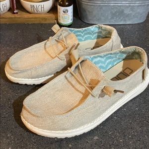 Hey Dude “Wendy” size 6 shoes